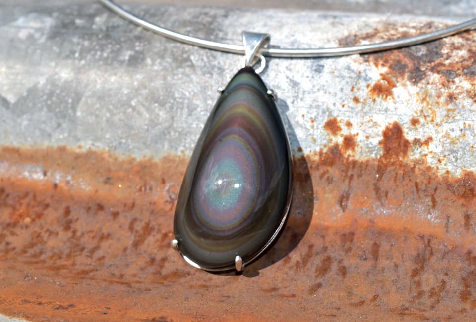 pendentifPierreTaule